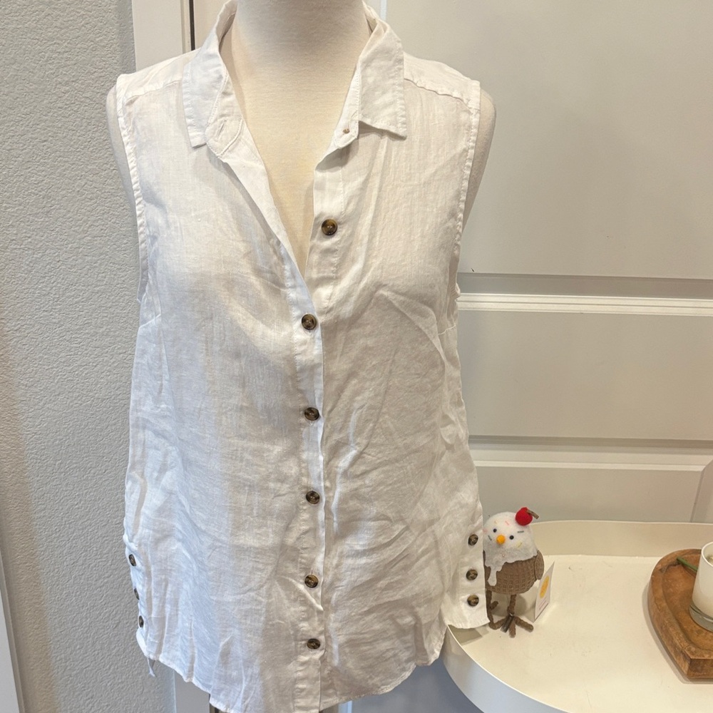 EUC JNY White Sleeveless Button-Down Linen Blouse
